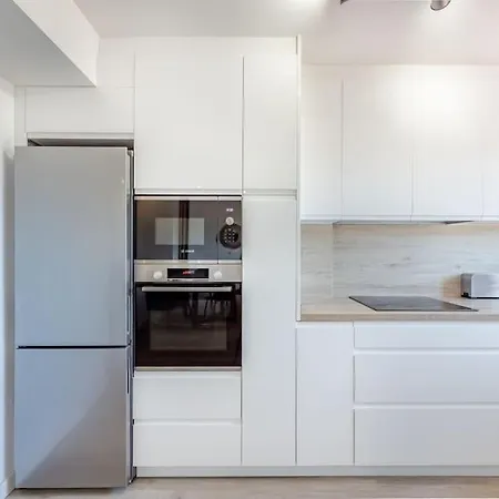 Apartment Renovated Townhouse Walk To And Golf Rdr417 Malaga