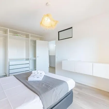 Renovated Townhouse Walk To And Golf Rdr417 *