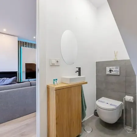 Apartment Renovated Townhouse Walk To And Golf Rdr417 Malaga