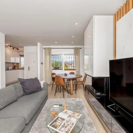 Apartment Renovated Townhouse Walk To And Golf Rdr417